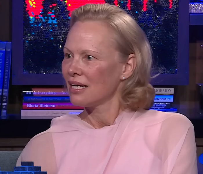 &#8220;He Wanted The Drama And Pam Wasn&#8217;t Having It&#8221;: People Applaud Pamela Anderson&#8217;s Reply To TV Host
