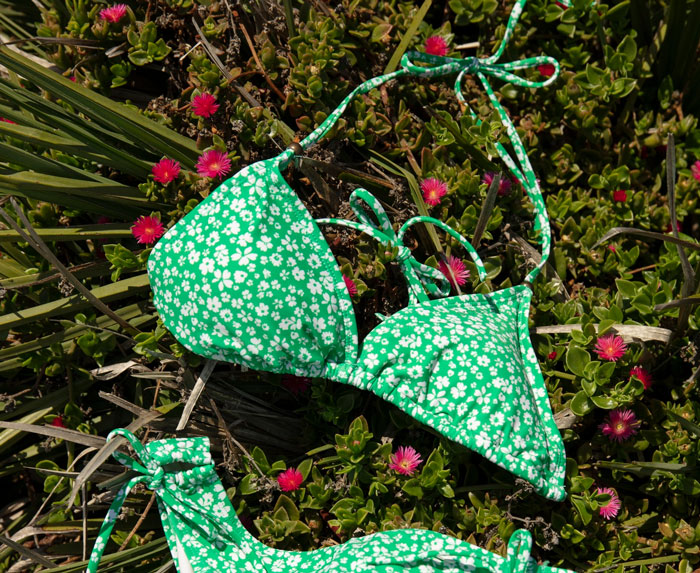 Woman Has A Problem With Neighbor’s Teen Wearing A Bikini In Private Yard, Gets Shut Up Pretty Fast