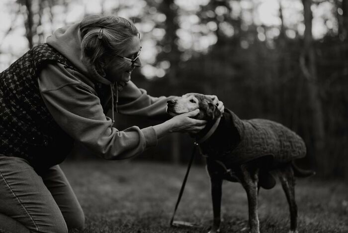 23 Touching Photos That Capture The Final Moments Between Pets And Their Humans