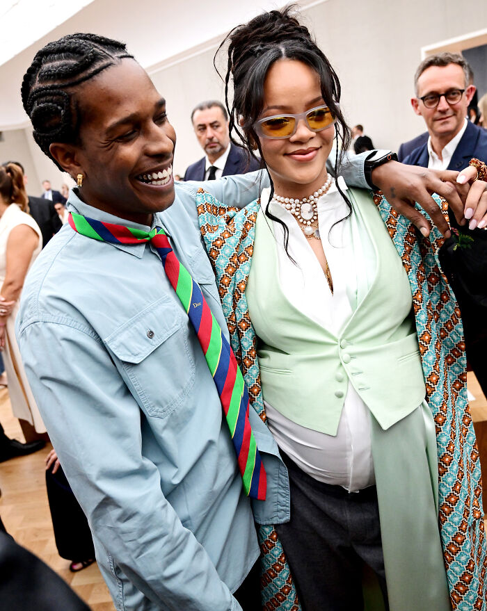 &#8220;Somebody Said Bloated Cupcake&#8221;: Rihanna&#8217;s Maternity Dress Mocked As Fans Discover Absurd Price