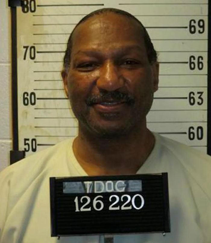 Inmate Cries Out In Pain During Execution As State Refuses To Turn Off Defibrillator, People Are Ruthless