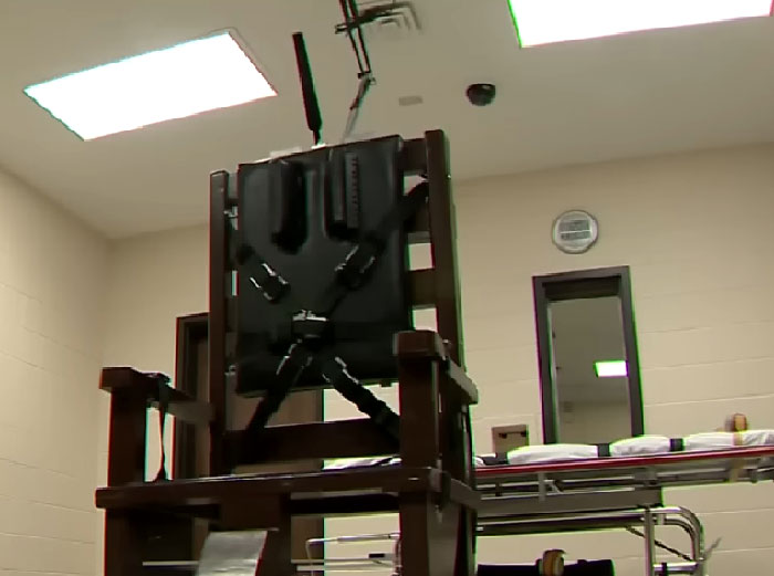 Inmate Cries Out In Pain During Execution As State Refuses To Turn Off Defibrillator, People Are Ruthless