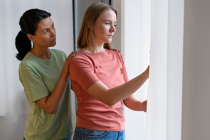 Woman Disowned After Stepsister Lied About Her, Years Later Dad Demands She Forgive And Move On