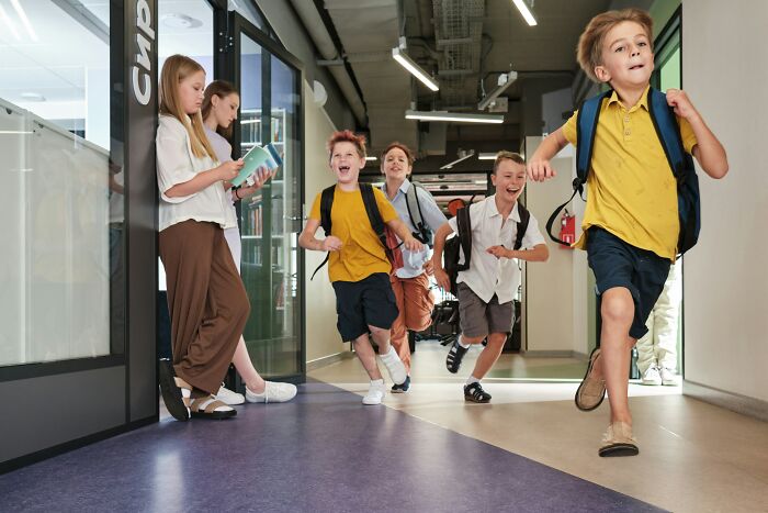 32 Of The Wildest Things That These School Kids Pulled Off With Utter Confidence
