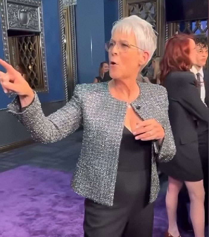 65-Year-Old Allison Janey Goes Pantless On The Red Carpet, Jamie Lee Curtis&#8217; Reaction Goes Viral