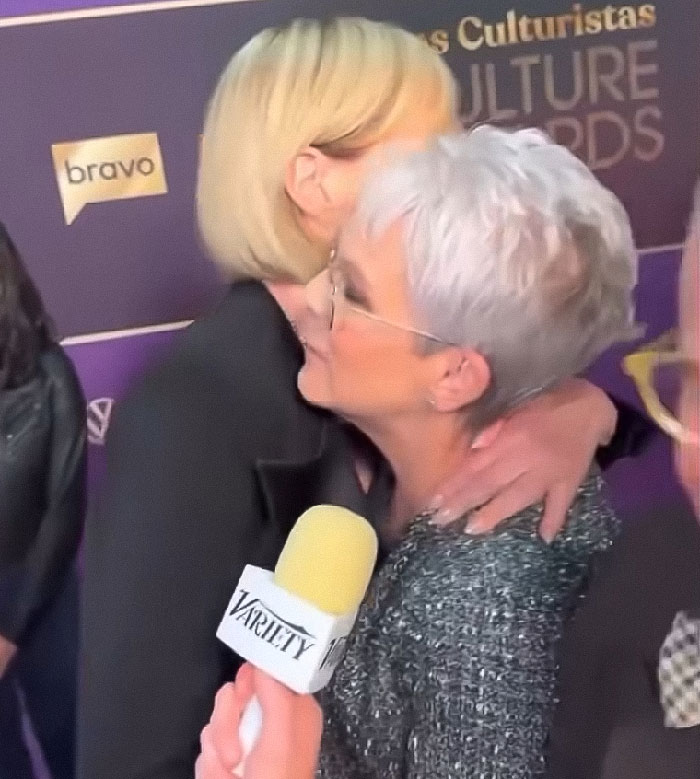 65-Year-Old Allison Janey Goes Pantless On The Red Carpet, Jamie Lee Curtis&#8217; Reaction Goes Viral