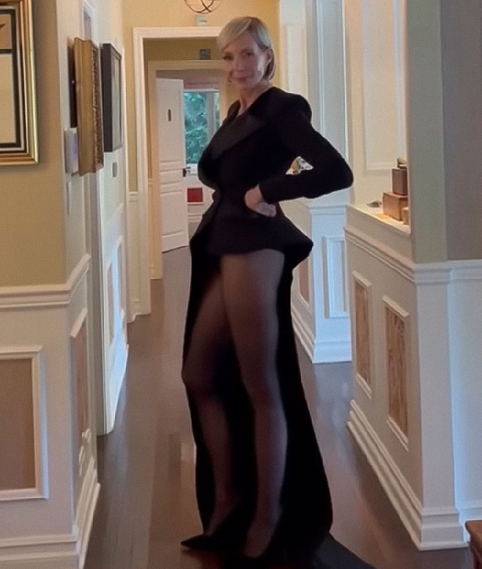 65-Year-Old Allison Janey Goes Pantless On The Red Carpet, Jamie Lee Curtis&#8217; Reaction Goes Viral