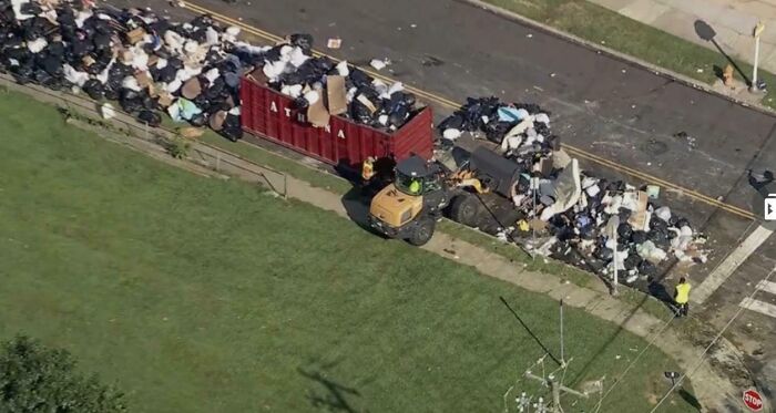 92 Photos That Serve As Brutal Reminders Of How Bad Consumerism Has Gotten (New Pics)
