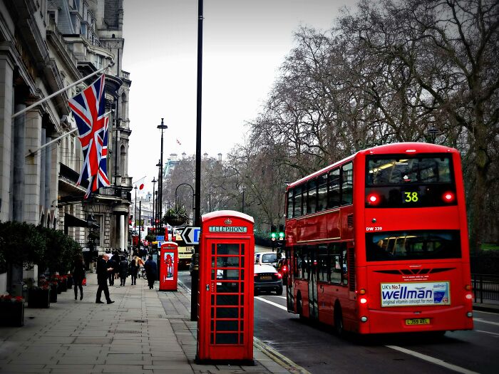 “Brits, Would You Pass Your Own UK Citizenship Test?”: Take This 30-Question Quiz To Find Out