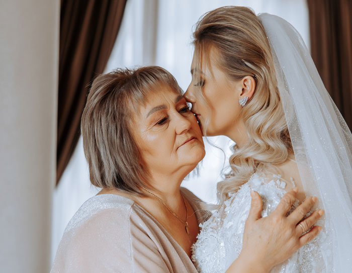 Bride&#8217;s Mom Threatens To Skip The Wedding If Bride Refuses To Let Her Wear White Gown To The Event