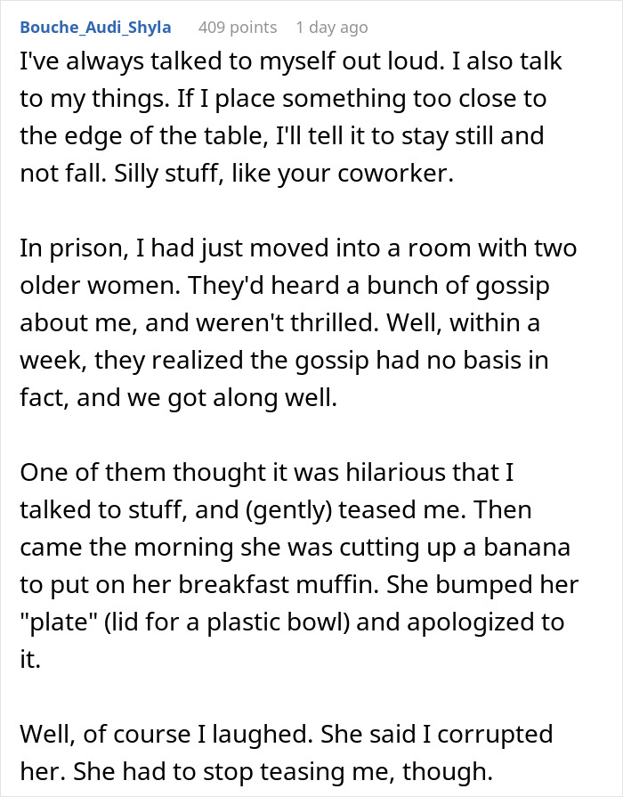 Worker Confronts Woman Over Bizarre Lunchtime Ritual, Office Claims She Went Too Far With Criticism