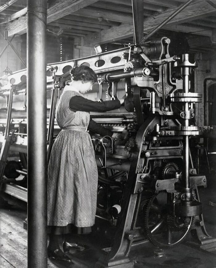30 Pictures That Show How Women Changed Everything During WWI