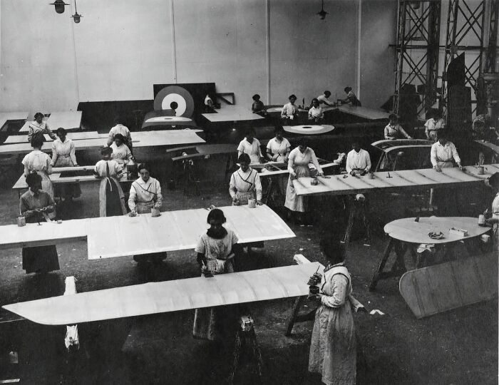 30 Pictures That Show How Women Changed Everything During WWI