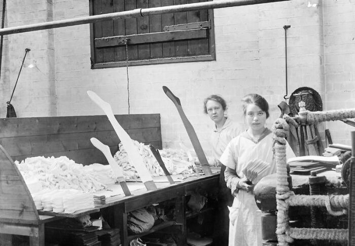 30 Pictures That Show How Women Changed Everything During WWI