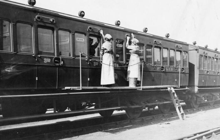 30 Pictures That Show How Women Changed Everything During WWI