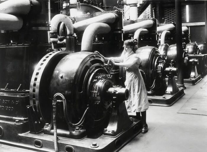 30 Pictures That Show How Women Changed Everything During WWI