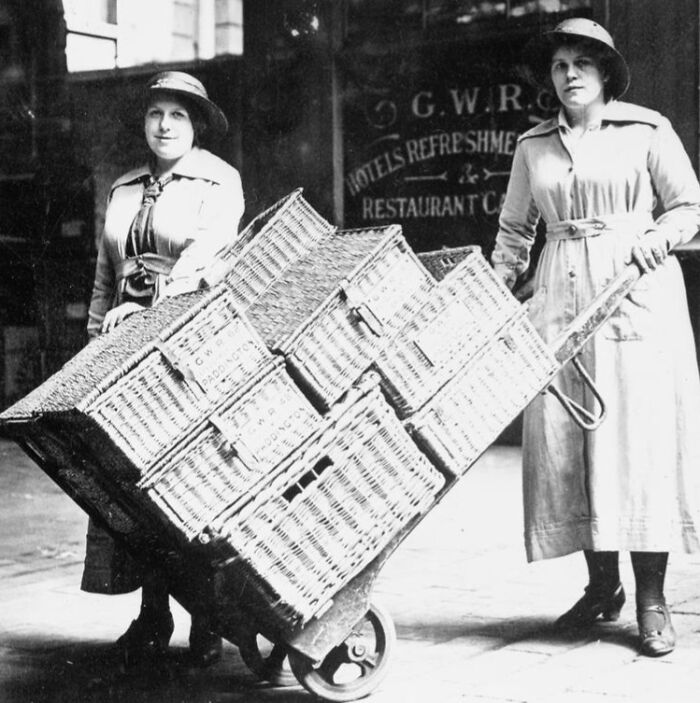 30 Pictures That Show How Women Changed Everything During WWI