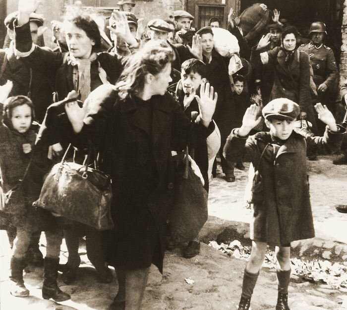 These 31 Somber Photos From History Each Tell A Gut-Wrenching Story