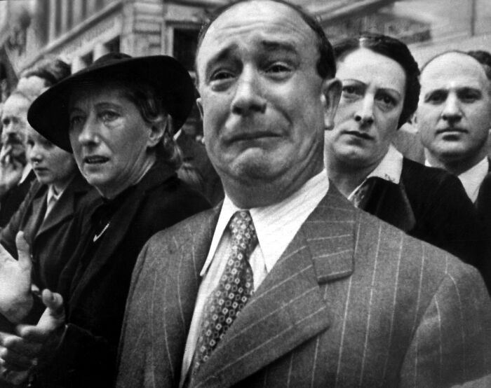 These 31 Somber Photos From History Each Tell A Gut-Wrenching Story