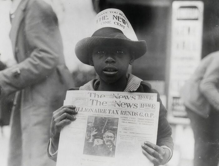 These 31 Somber Photos From History Each Tell A Gut-Wrenching Story
