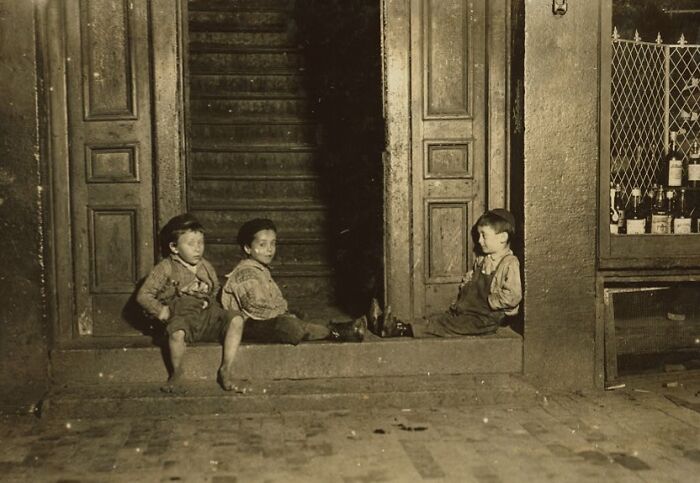 These 31 Somber Photos From History Each Tell A Gut-Wrenching Story
