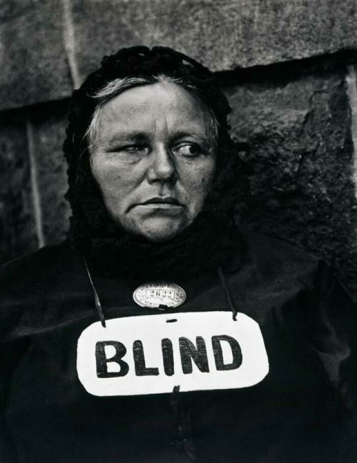 These 31 Somber Photos From History Each Tell A Gut-Wrenching Story