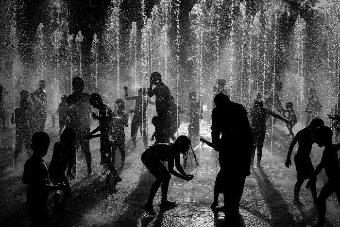 These Stunning Photos Just Won The 2024 Tokyo Foto Awards, And They&#8217;re Full Of Summer Vibes (20 Pics)