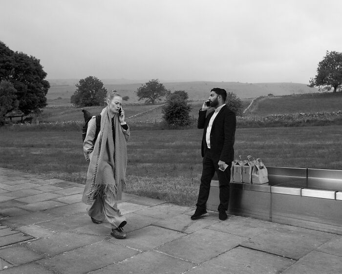 I Took 10 Photos Of City People Acting Normal In The Countryside, And It&#8217;s Unsettling