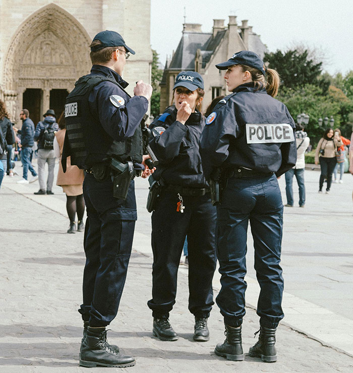 People Argue About Man Arrested And Facing Deportation Over &#8220;Disrespectful&#8221; Behavior At Tomb