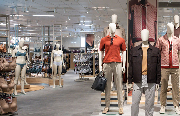 &#8220;Karen&#8221; Gets Mad Alleged Trans Employee Offered To Help Her Daughter, 14, Shop For Bra