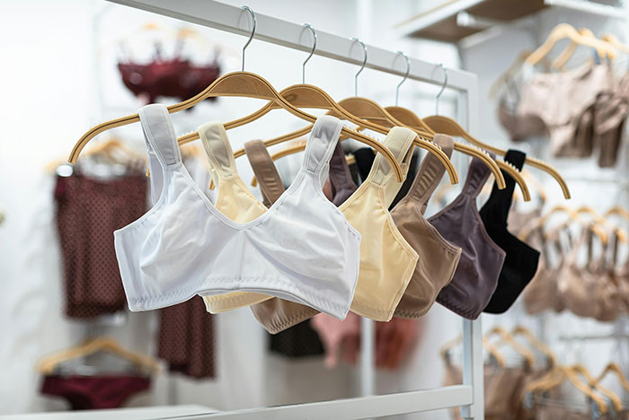 &#8220;Karen&#8221; Gets Mad Alleged Trans Employee Offered To Help Her Daughter, 14, Shop For Bra