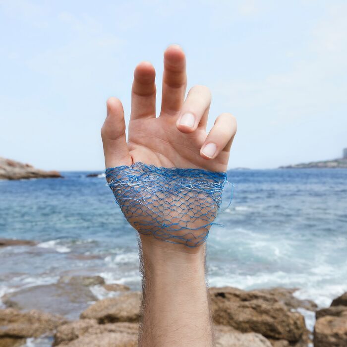 21 Emotional Photos Of A Man Who Stitches Landscapes Into His Skin