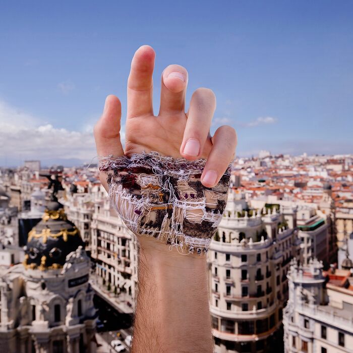 21 Emotional Photos Of A Man Who Stitches Landscapes Into His Skin