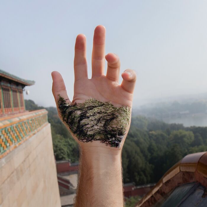 21 Emotional Photos Of A Man Who Stitches Landscapes Into His Skin