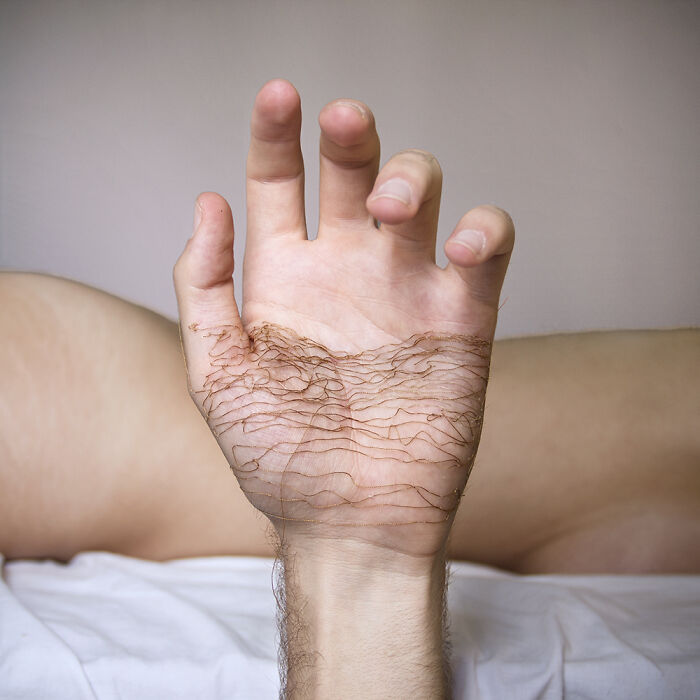 21 Emotional Photos Of A Man Who Stitches Landscapes Into His Skin