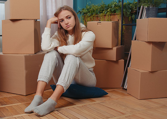 &#8220;Outstayed Your Welcome&#8221;: People Give 28 Y.O. A Reality Check When She Can&#8217;t Leave Parents Alone