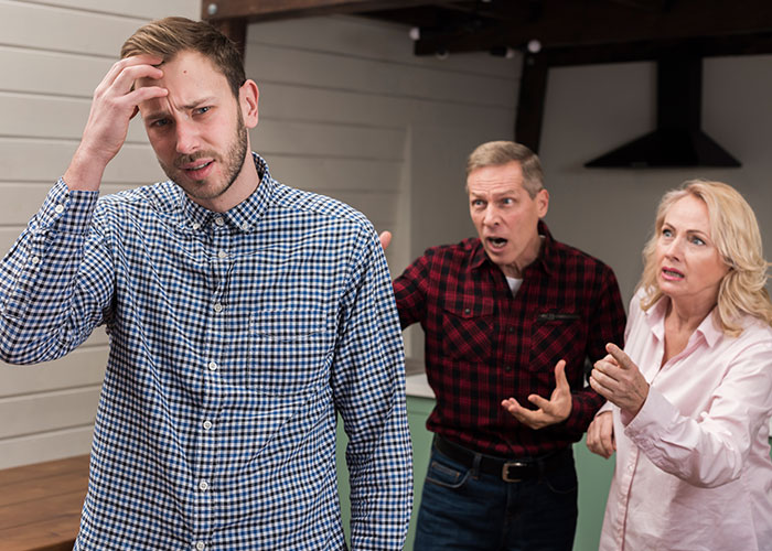 &#8220;Outstayed Your Welcome&#8221;: People Give 28 Y.O. A Reality Check When She Can&#8217;t Leave Parents Alone