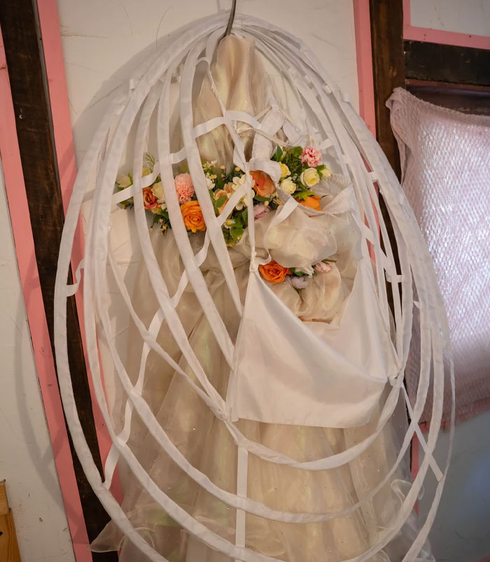 Wedding Photographer Charges $3K, Delivers Shots That Leave The Internet In Disbelief