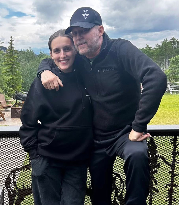 &#8220;This Speaks Volumes Of Her&#8221;: People Praise Kelly Clarkson For Her Behavior Towards Ex-Husband