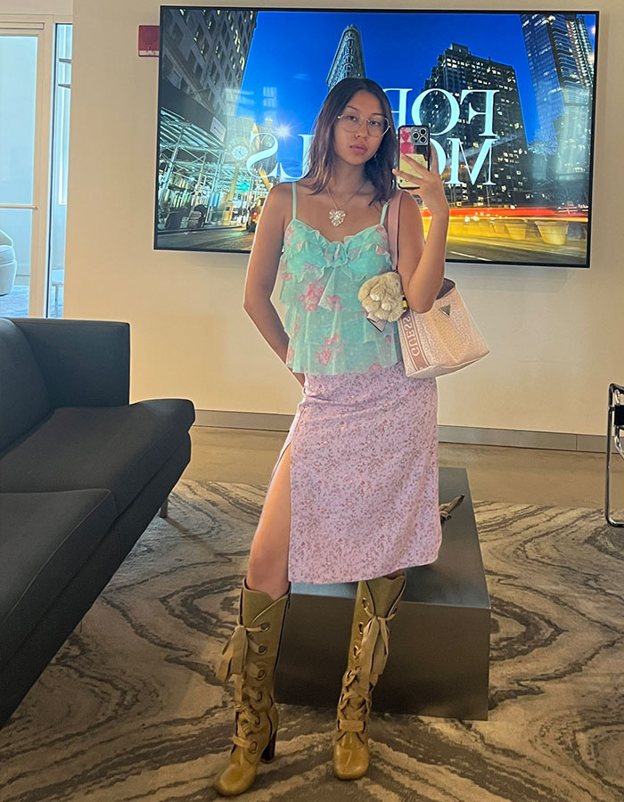 Netizens Rush To Defend Gen Z Worker Who Was Slammed For &#8216;Inappropriate&#8217; Office Dress Code