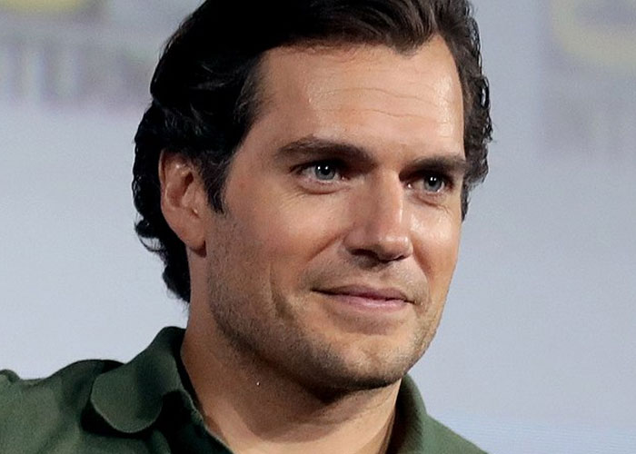 “Tipped Me Almost 100%”: 53 People Share Their Craziest Celeb Encounter Stories