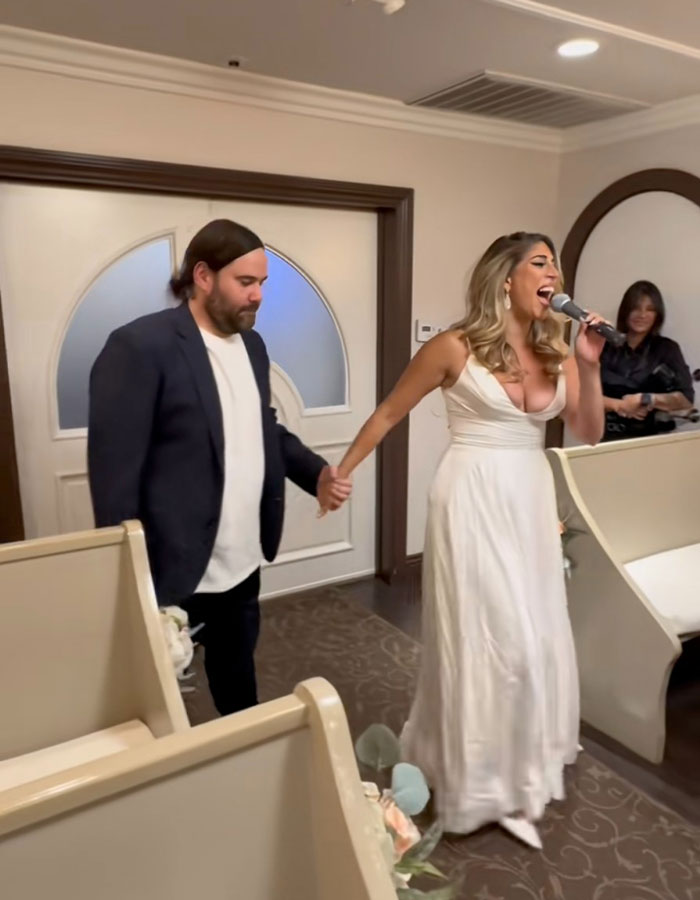 “Forced Marriage Or Kidnapping”: Bride’s Elvis Serenade At Vegas Wedding Scares Off Groom