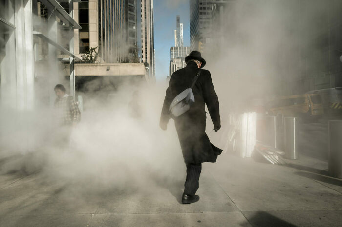 50 Unforgettable Street Photos That Turn Everyday Life Into Art
