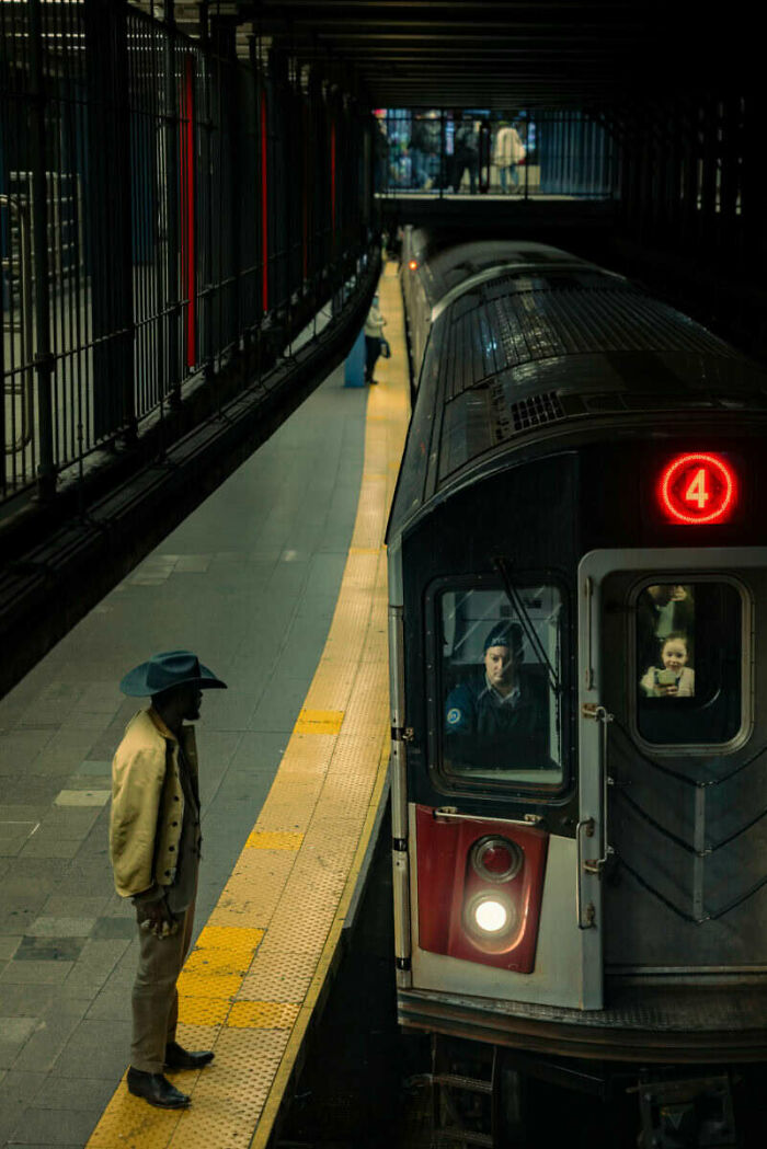 50 Unforgettable Street Photos That Turn Everyday Life Into Art