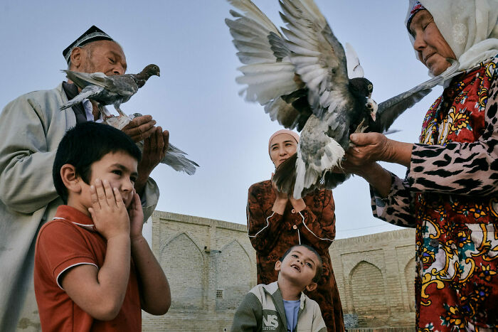 50 Unforgettable Street Photos That Turn Everyday Life Into Art