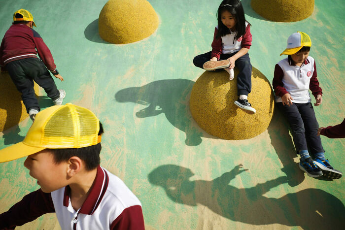 50 Unforgettable Street Photos That Turn Everyday Life Into Art