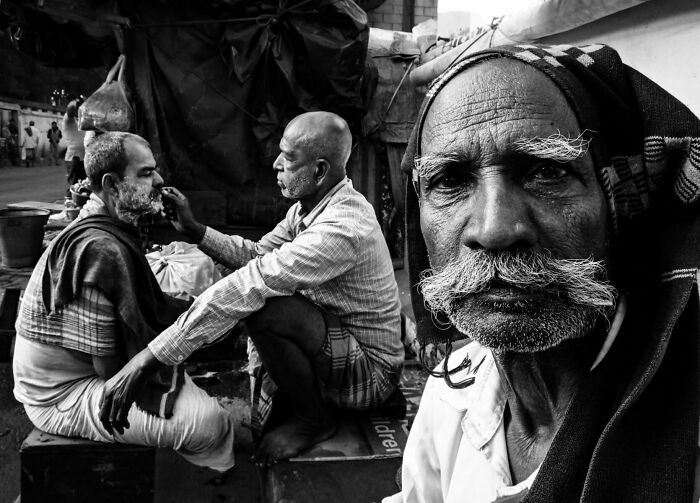 50 Unforgettable Street Photos That Turn Everyday Life Into Art