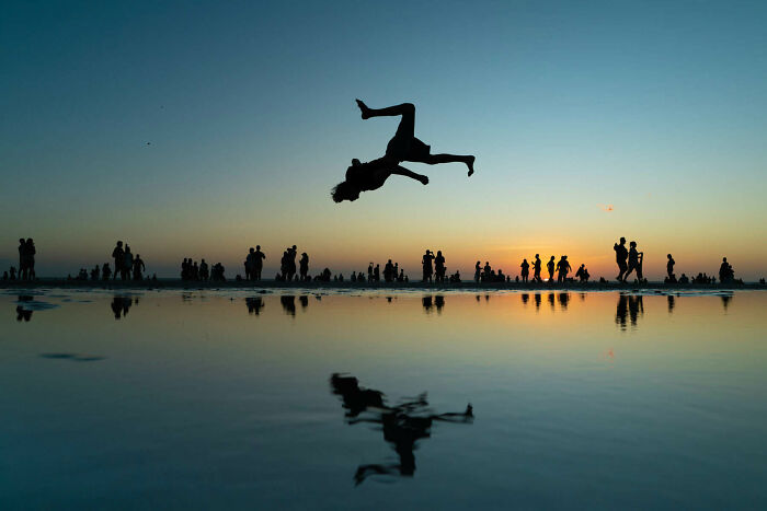 50 Unforgettable Street Photos That Turn Everyday Life Into Art