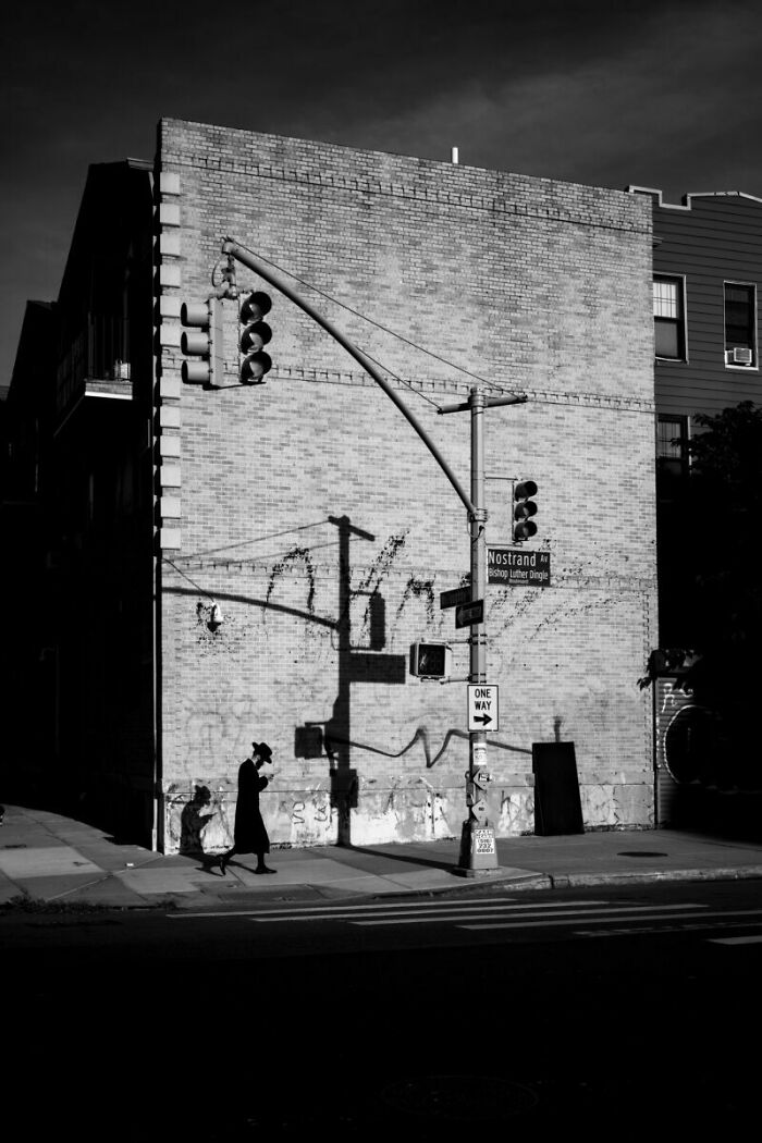50 Unforgettable Street Photos That Turn Everyday Life Into Art