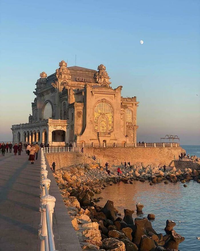 This Community Shares The Most Impressive Architectural Feats, Here Are 89 Of Their Newest Pics